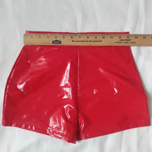 Women's stretchy faux leather shiney high rise red shorts NWOT - Picture 4 of 8